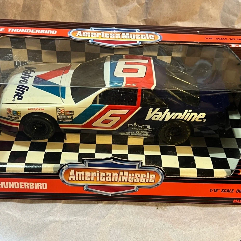 ERTL 1/18 Valvoline Ford Thunderbird Mark Martin #6 Diecast Car Blue White Red